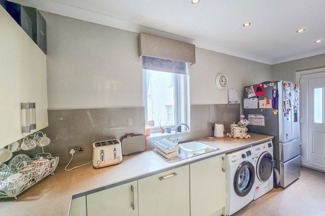 74, Sydney Crescent, Auchterarder photo 3