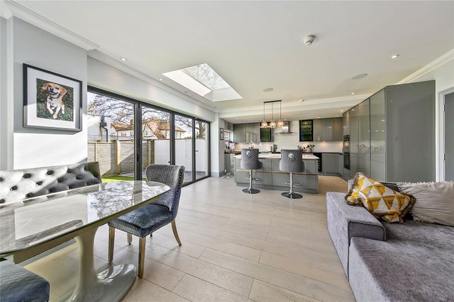 2, Marksbury Avenue, Surrey photo 2
