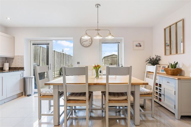 5, Bullock Crescent, Surrey photo 4