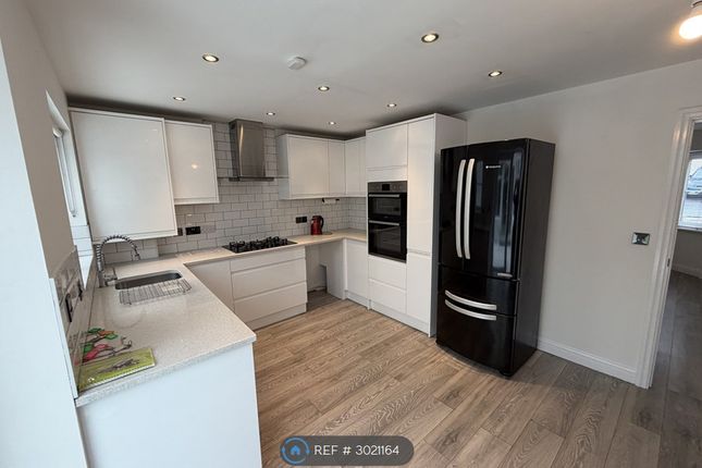 Lowerbrook Close, Horwich, Bolton photo 5