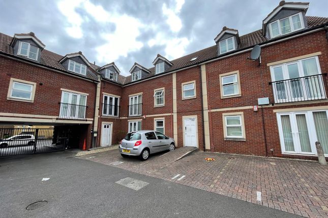 Thumbnail Flat for sale in High Street, Kingswood, Bristol
