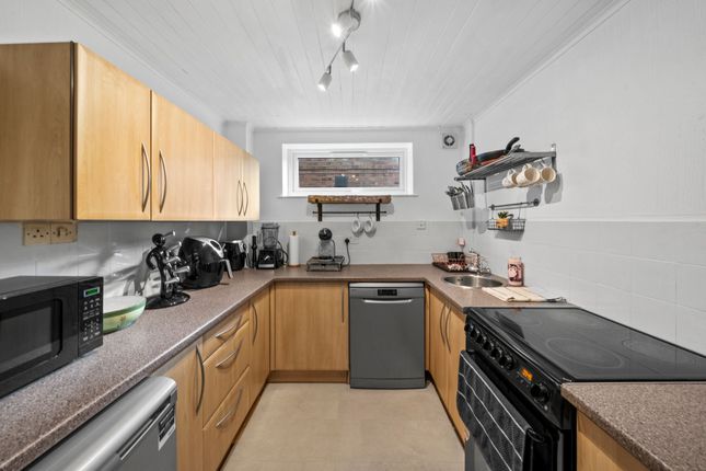 8 Ringley Avenue, Warrington photo 3