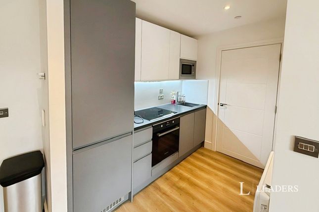 Flat 73, Newacre House, Wood Street, West Sussex photo 5