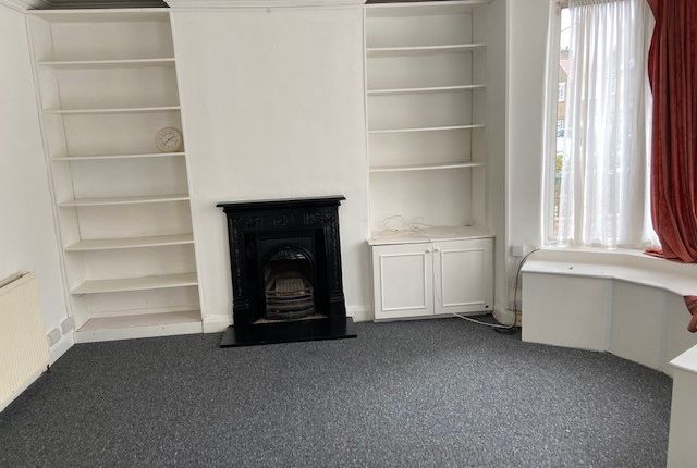 23, Fernbank Avenue, Wembley photo 2