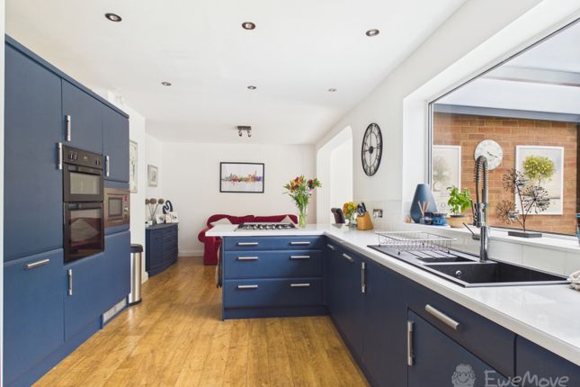 5, Exeter Close, Cheadle photo 2