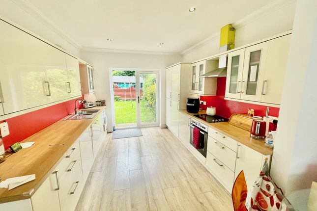 46, Trevellance Way, Watford photo 2
