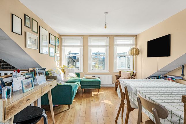 Flat 3, 82, Cricketfield Road, London photo 3