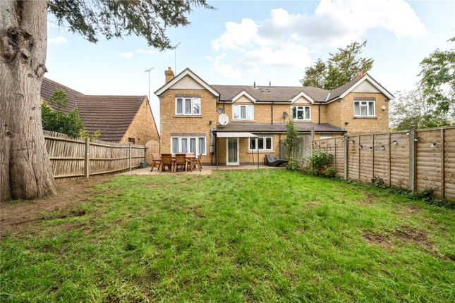 2 The Villas,, The Villas, Robinsons Close, Ealing photo 3