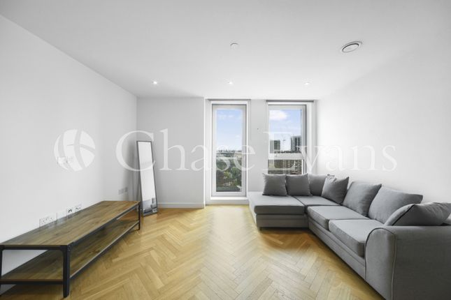 Flat for sale in Two Fifty One, Southwark Bridge Road, Southwark