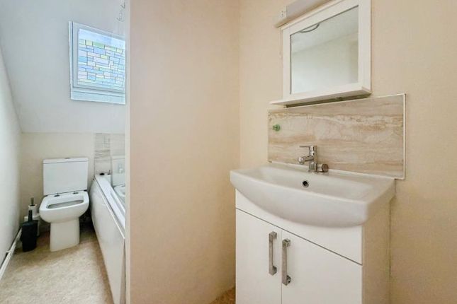 Flat 3 Meadow, House, Avonmouth photo 5