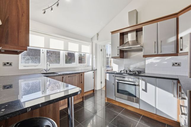 23 Rayleigh Road, Brentwood photo 4
