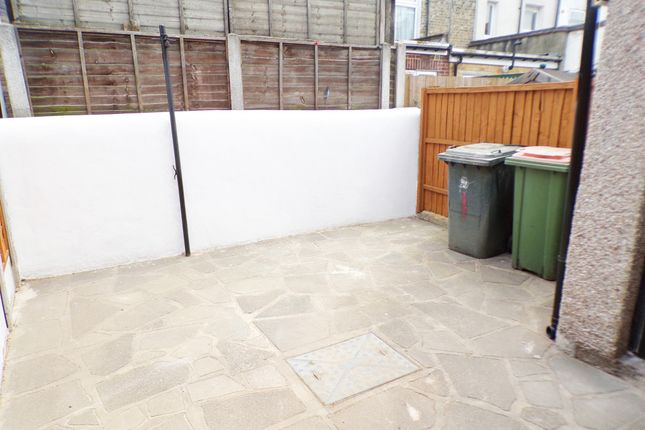 Terraced house to rent in Garfield Road, London