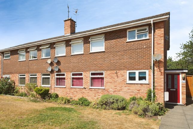 43, Fountain Court, Waterside, Worcestershire photo 5