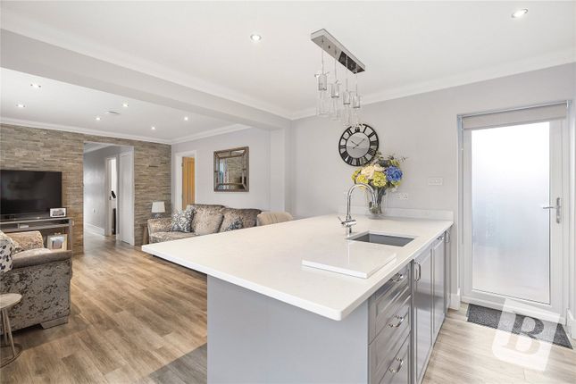 16, The Hoppitt, Ongar photo 4