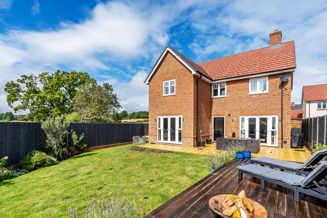 11 Surtees Drive, Edenbridge photo 2