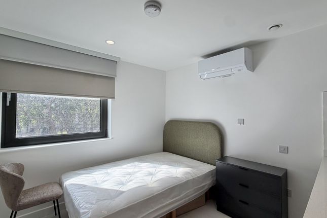 Flat 1, The Caretakers Building, 785 Commercial Road, London photo 2