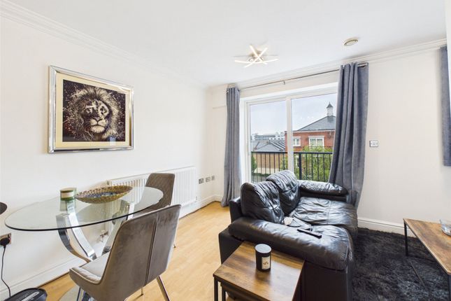 Flat 11, Emperor Court, 19, Brookbank Close, Gloucestershire photo 4