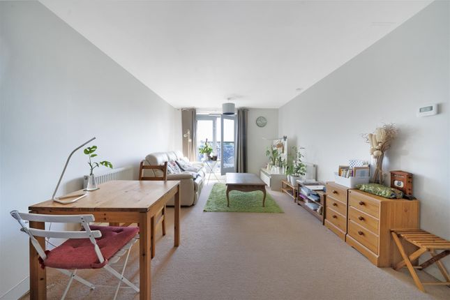 2-bed flat on Flat 25, 69, John Bowles Court, Schoolhouse Lane, London, £390,000