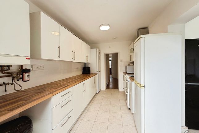 378, Whippendell Road, Hertfordshire photo 3