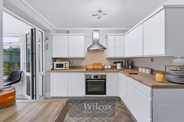 122 Somerton Road, Bolton photo 3