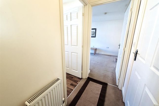 31, Willow Gardens, Selby photo 4