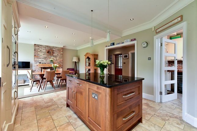30 Holloways Lane, Welham Green photo 3