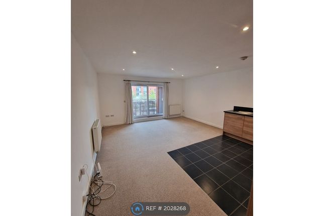Thumbnail Flat to rent in Merrick House, Reading