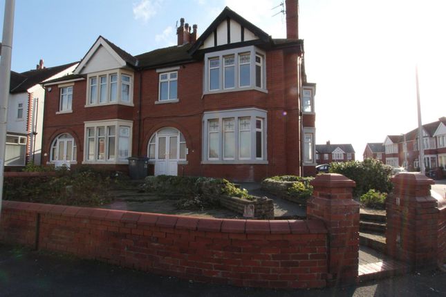 Thumbnail Flat to rent in Warbreck Hill Road, Blackpool
