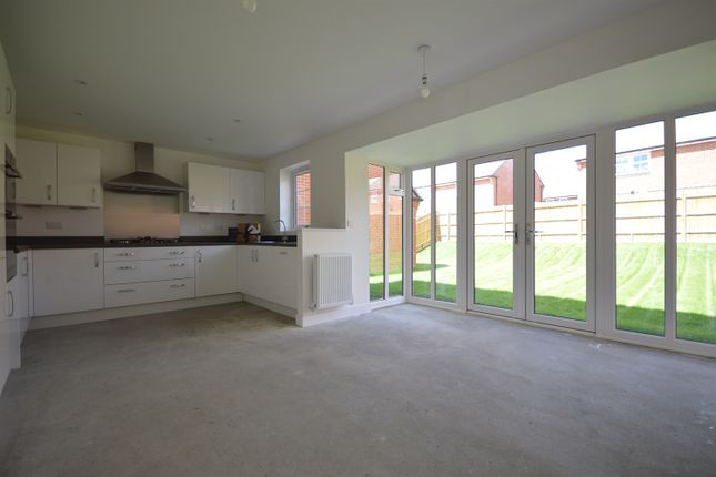35, Clark Drive, Westhampnett, Chichester photo 4
