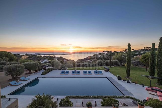 Villa for sale in Cannes, Super Cannes, 06400, France