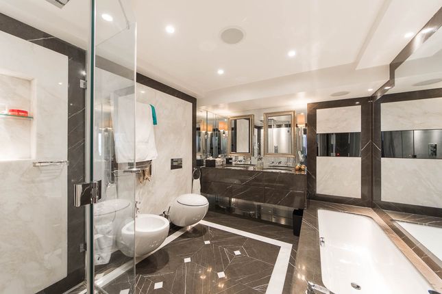 En-Suite  Bathroom Master Bedroom