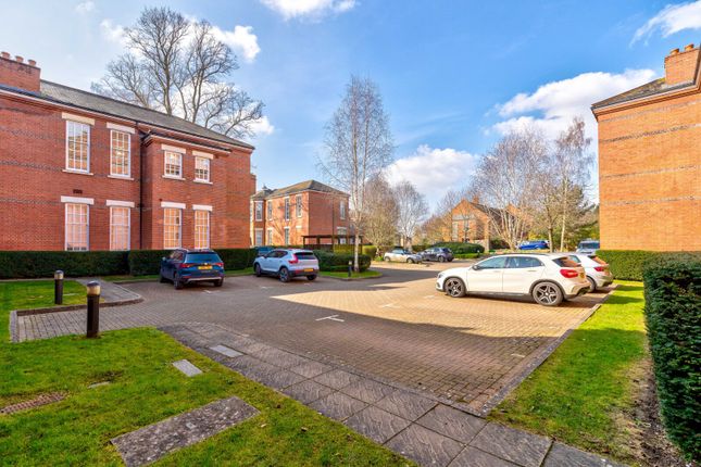 Flat for sale in Wilde Court, Beningfield Drive, Napsbury Park, St. Albans