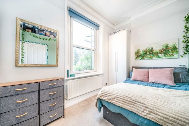 5, St. Margarets Road, East Twickenham photo 4