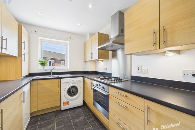 18 Grenadier Path, Aylesbury photo 4
