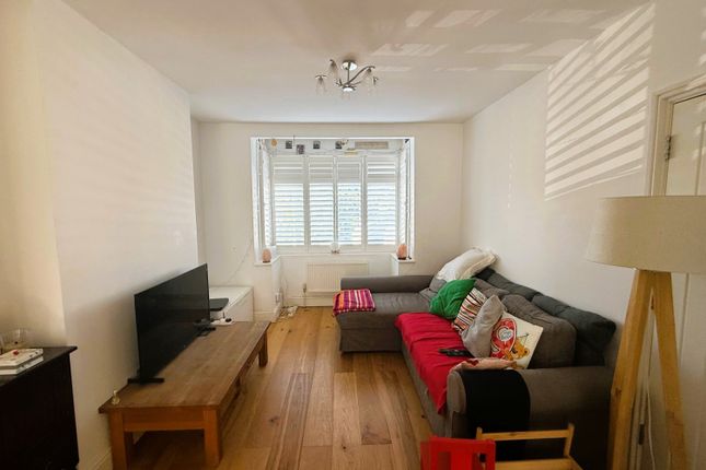 297, Mile Oak Road, Portslade photo 3