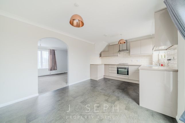 55 Fountains Road, Ipswich photo 4