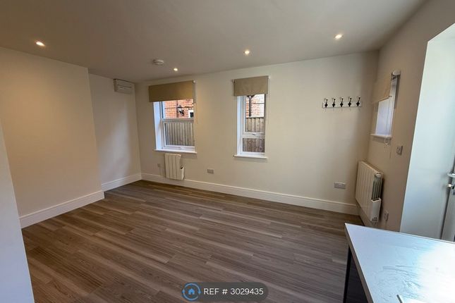 Garden Flat, Vectis House Avenue Road, Freshwater photo 4