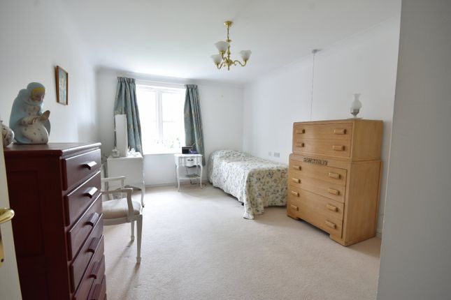 Flat for sale in 59 Massetts Road, Horley, Surrey