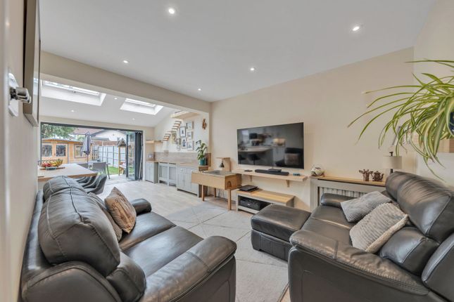Three Bedroom Two Bathroom Semi Detached House For Sale In Heston Tw5