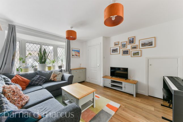 68, Sevenoaks Close, Sutton photo 4