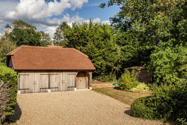 Yeomans Cottage Green Lane, Cranleigh photo 4