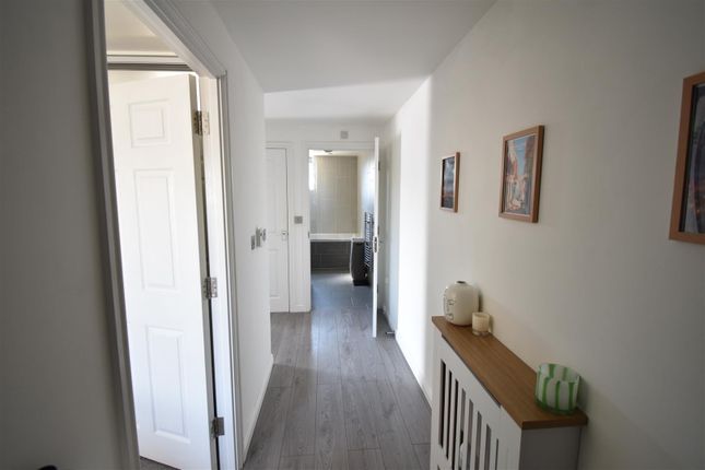 Flat 1, Albright Court, Portishead photo 3