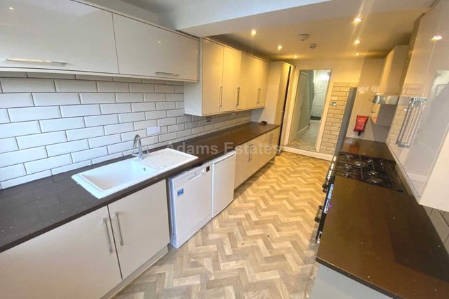 Room 5, Fatherson Road, Reading photo 4