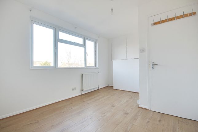 Terraced house for sale in Oxford Close, London