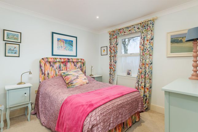 1 Langtry Place, Castle Road, Cowes photo 4