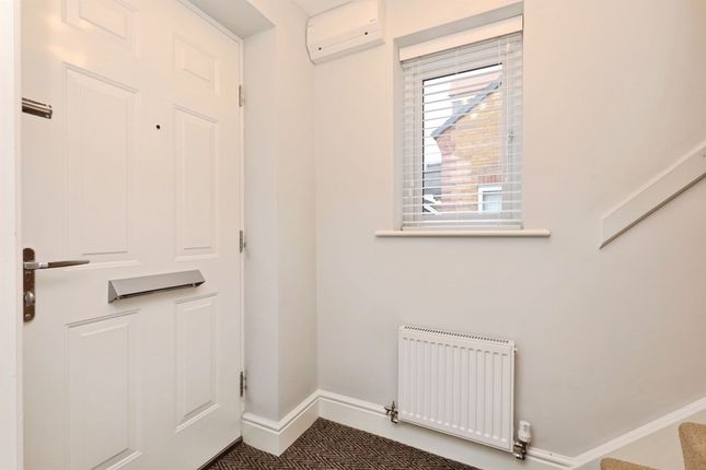 74, Cemetery Road, Worksop photo 2