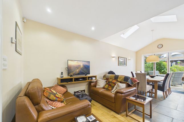 94 Water Road, Reading photo 4