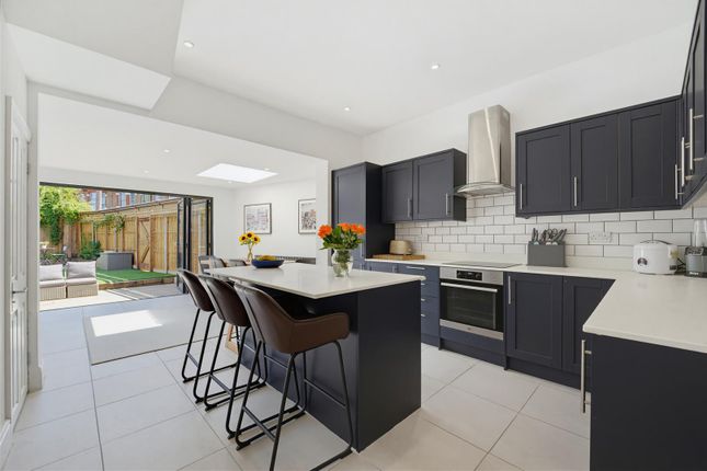 3, Station Road, London photo 4