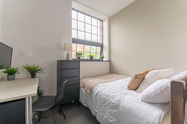 Shared accommodation to rent in Flat F, The Hosiery Factory, Leicester