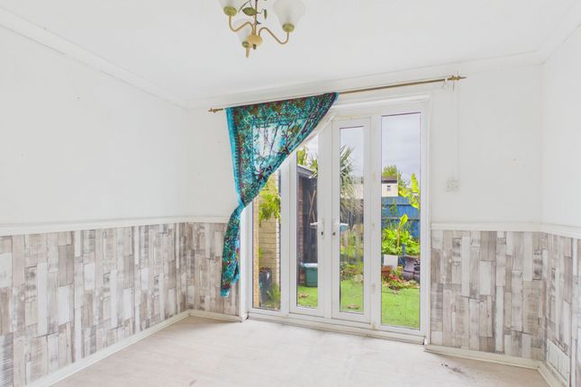 25 Shackleton Close, Barry photo 4